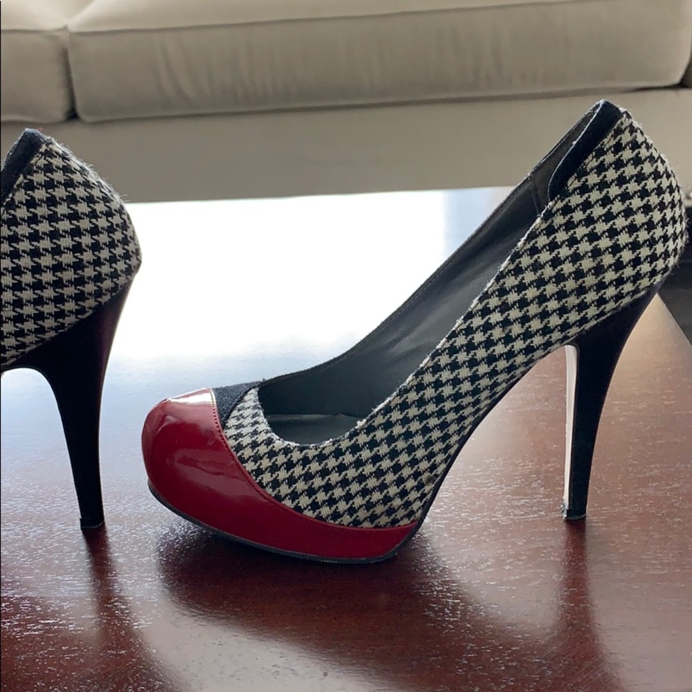 Pumps - Picture 3 of 5
